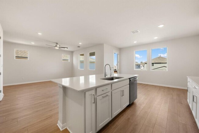 Building Photo - 245 Ranier Wy