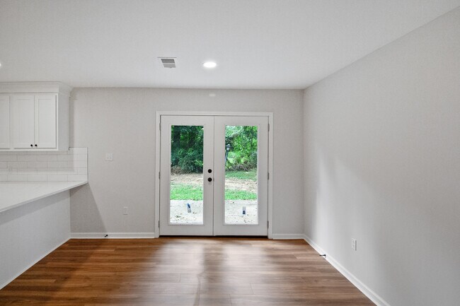 Building Photo - 1027 Tanglewood Dr