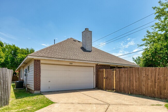 Building Photo - **Eldorado Heights**