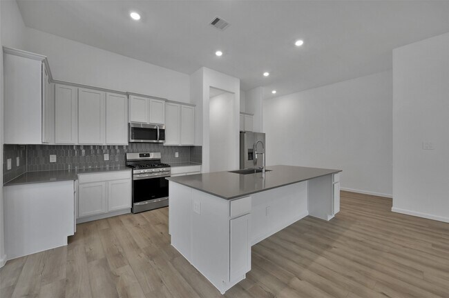 Building Photo - 17841 McClary Cardinal Dr