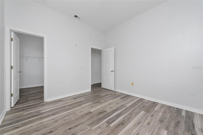 Building Photo - 12017 Villanova Dr
