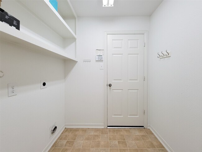 Building Photo - 6806 Haley Ct