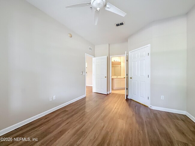 Building Photo - 7801 Point Meadows Dr