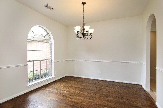 Building Photo - 14215 Cypress Valley Dr