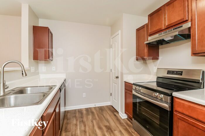 Building Photo - 7429 Hidden Creek Dr