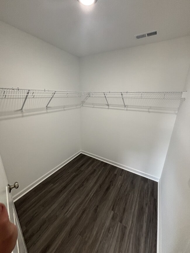 Building Photo - 608 S Blackmon St