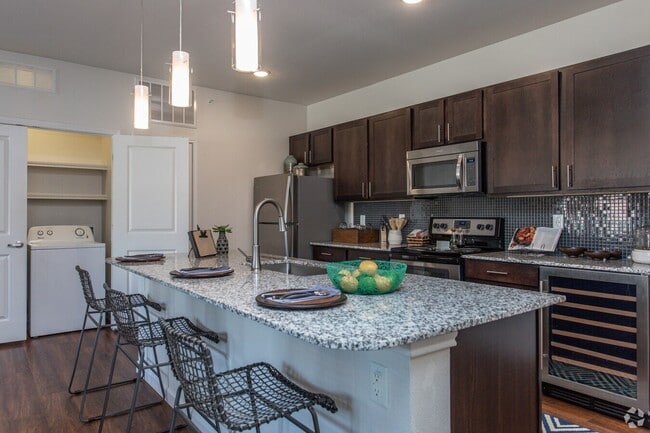 Building Photo - Spacious Living + 4 Weeks Free