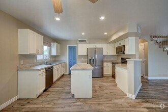 Building Photo - COMING SOON! Gorgeous Gilbert Home with Go...