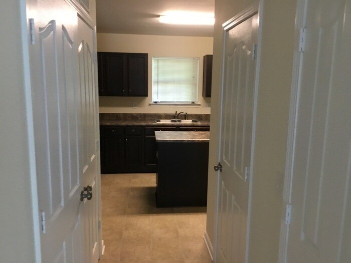 Building Photo - 5803 Ankeny Court