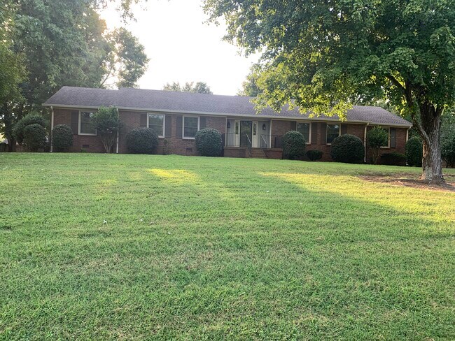 Primary Photo - 88 Valley Brook Dr