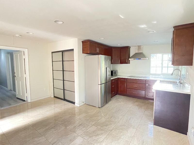 Building Photo - 1311 S Ross St