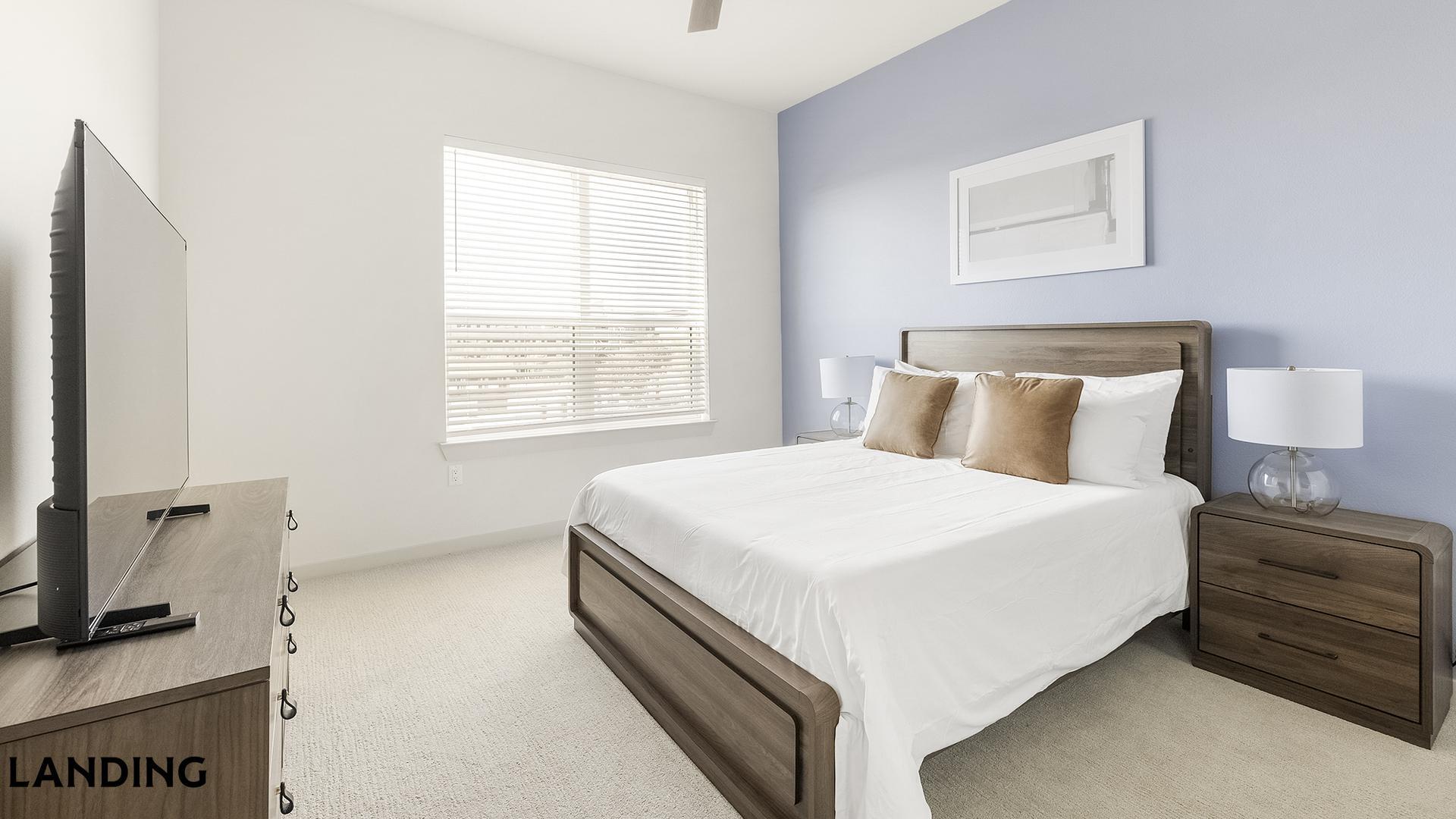 Building Photo - 1345 E 15th St