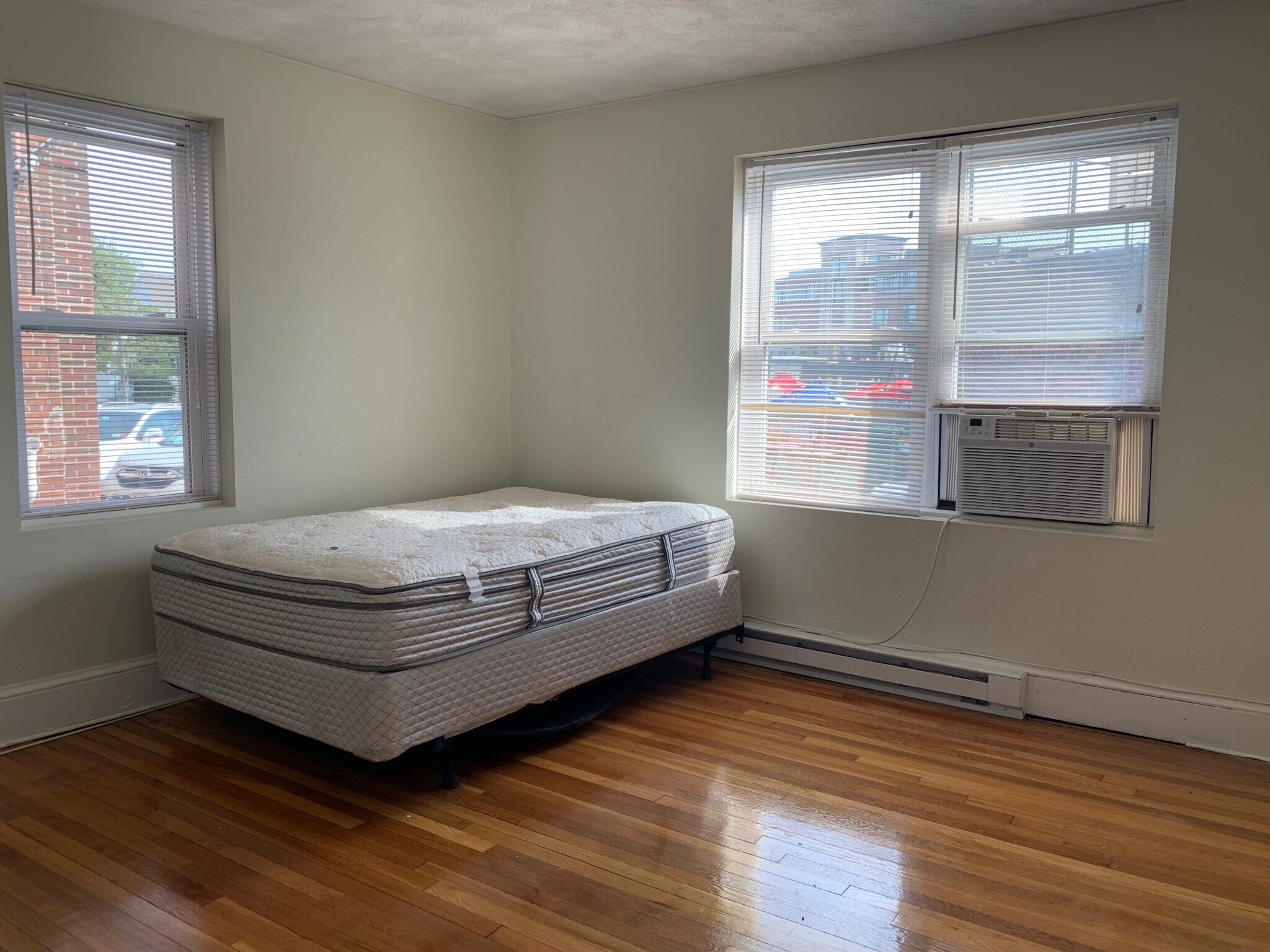 Building Photo - 400 Highland Ave