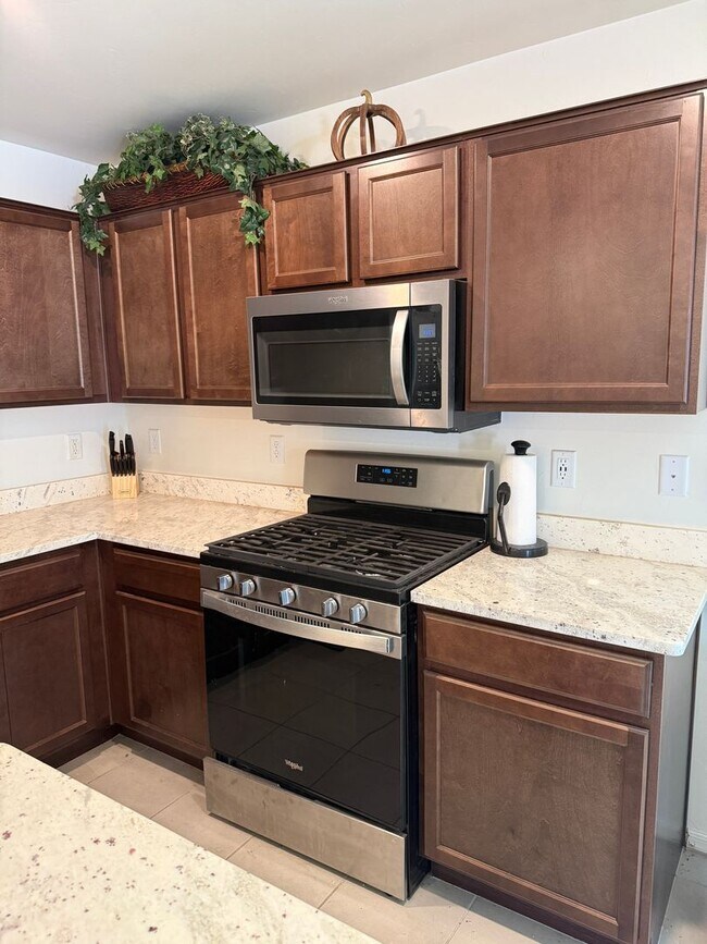 Building Photo - Modern 4-Bedroom Home Built in 2023 – Prime Tucson Location
