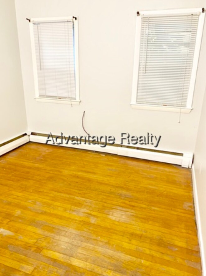 Building Photo - 10 4th Street Pl