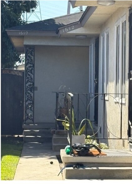 front of unit - 1610 W Cameron St