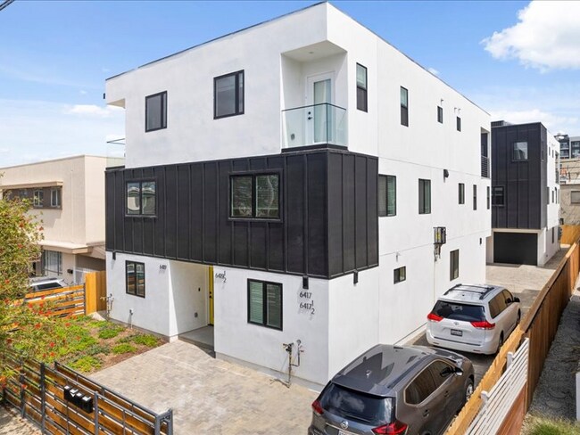 Primary Photo - 6417 Lexington Ave
