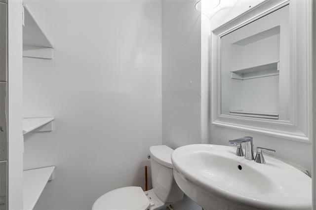 Building Photo - 6418 E Lovers Ln