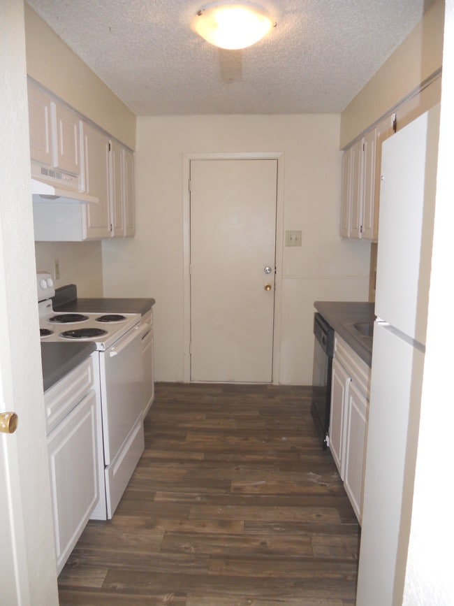 Interior Photo - Bordeaux XI Apartments