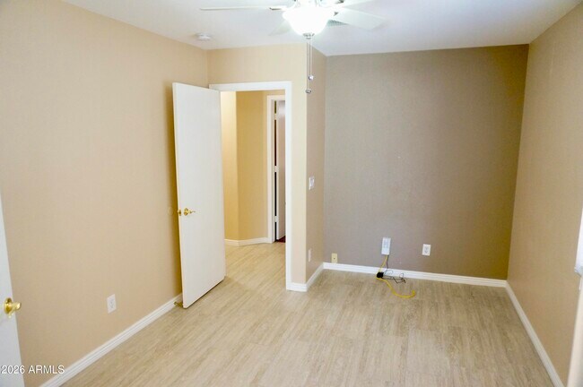 Building Photo - 3033 E Hononegh Dr