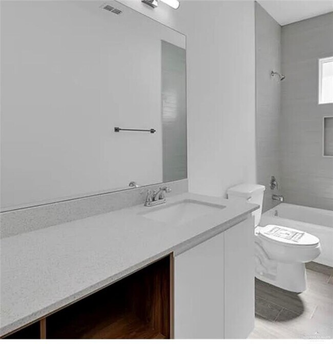 Building Photo - 12 Lore Dr