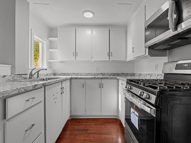 Building Photo - 40 W Central St