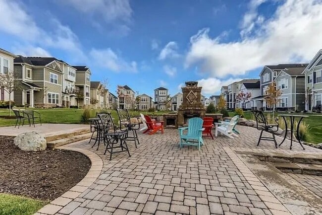 Building Photo - Beautiful Updated Townhouse- Maple Grove- Available Now!