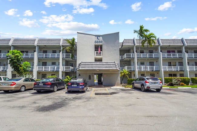 Building Photo - 6650 Royal Palm Blvd