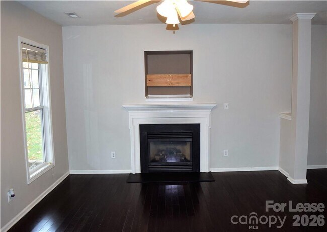 Building Photo - 21345 Aftonshire Dr