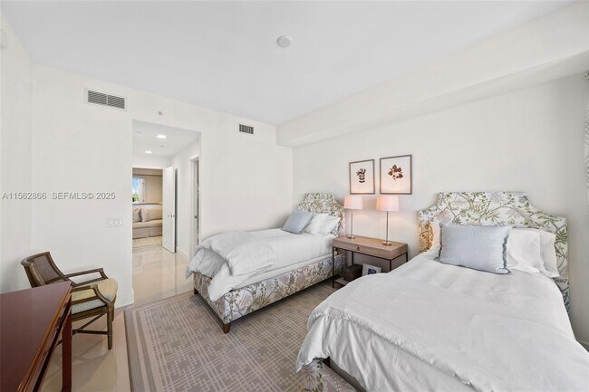 Building Photo - 360 Ocean Dr