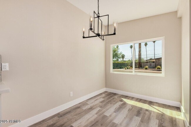 Building Photo - 3331 N 66th Pl