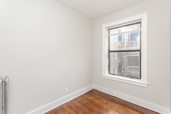 Building Photo - 6959 S Paxton Ave