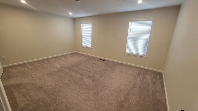 Building Photo - New 4-Bedroom Home In Mount Washington– Storage Galore