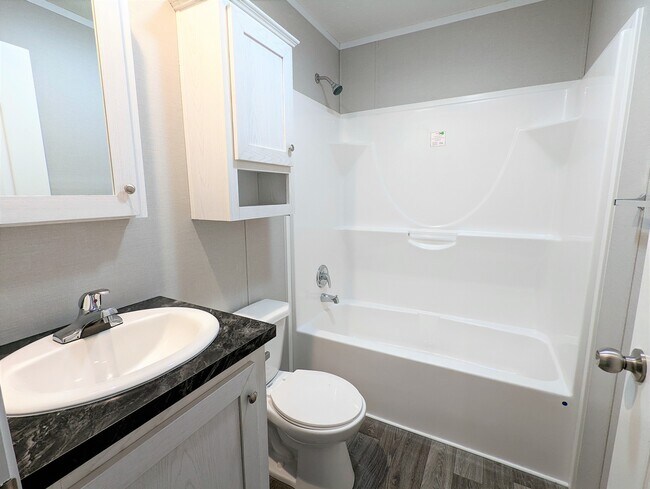 Building Photo - 710 Oregon St