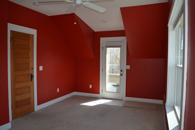 Building Photo - 3 Bed 2 Bath Beautiful Craftsman Home in Missoula $2,900/month