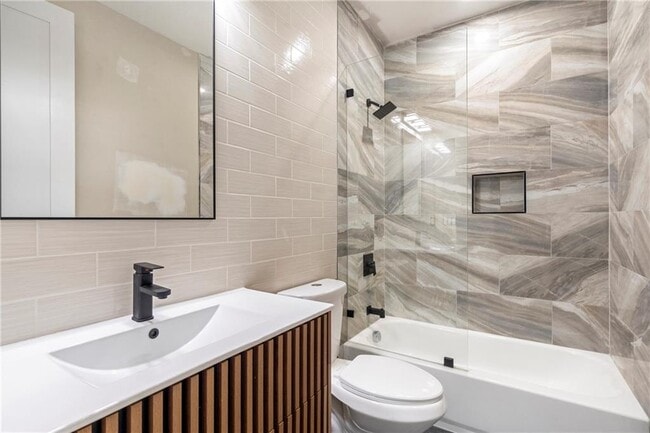 Building Photo - 3626 N Stratford Rd NE