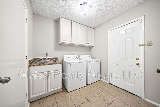 Building Photo - 412 Cordoba Dr