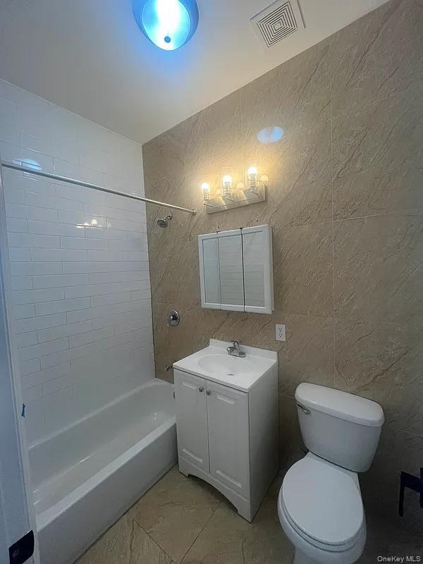 Building Photo - 48 Weirfield St