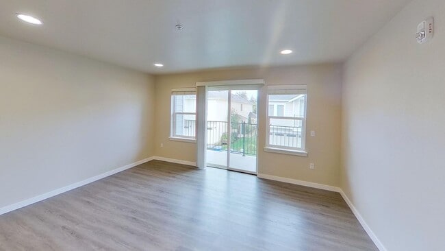Building Photo - Spacious 2-Bedroom, 2-Bathroom Townhome in West Olympia — Just Reduced, Apply Today!!