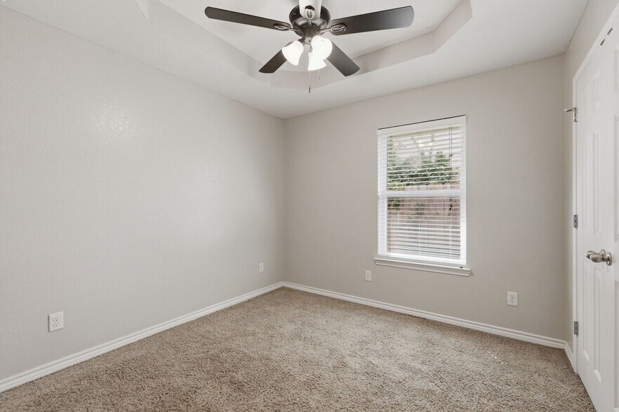 Building Photo - Spacious 3/2 Available for Lease in Bryan/College Station