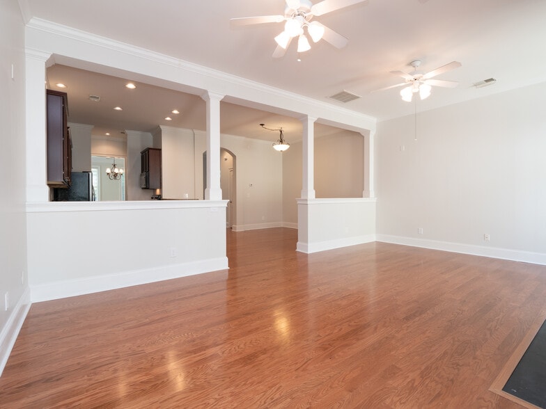 family room is open to kitchen and breakfast table areas - 1814 Tennyson Row