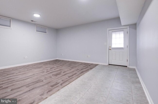 Building Photo - 4303 Evergreen Ln