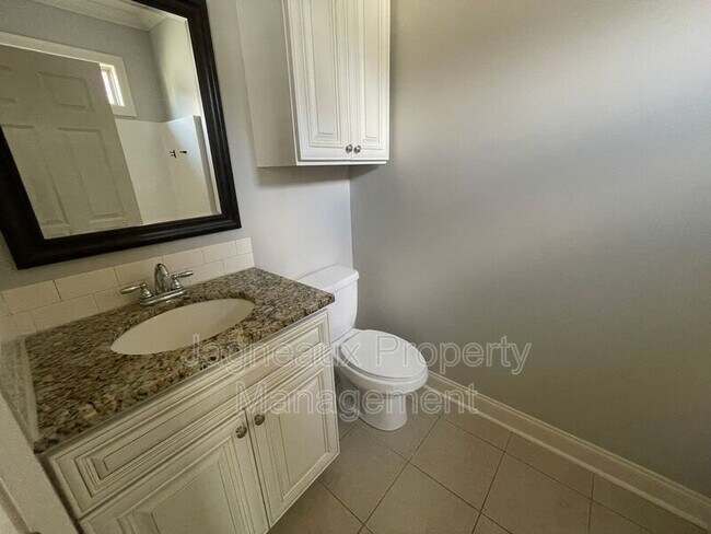 Building Photo - 102 Hargrave Dr