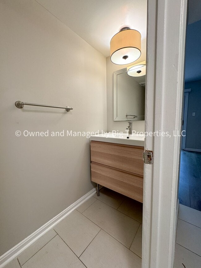 Building Photo - 3bd/2.5ba Townhome in Manassas Available!