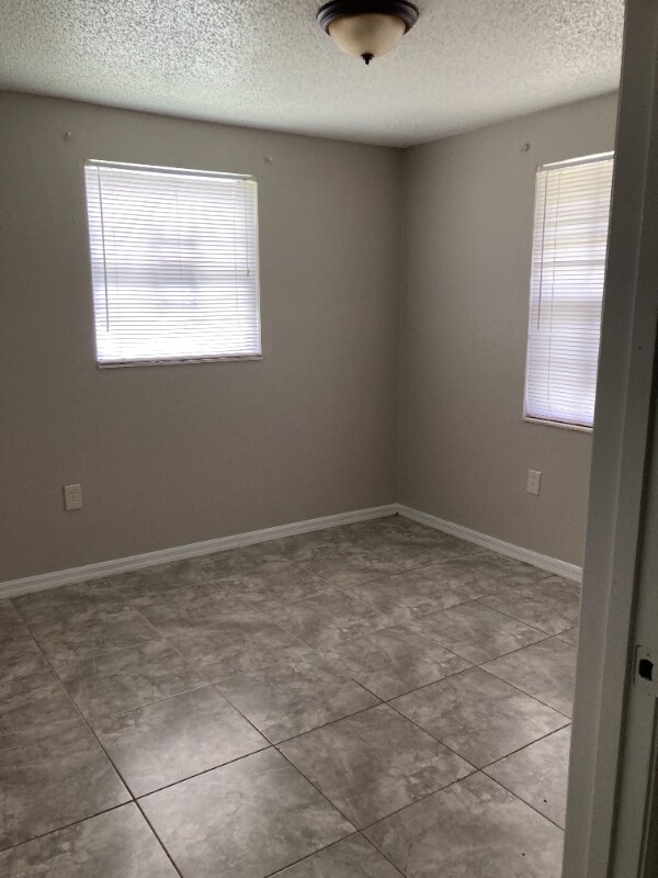 Building Photo - 2605 E 26th Ave