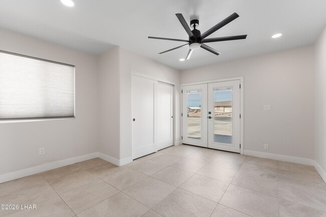 Building Photo - 2150 Lake Havasu Plaza