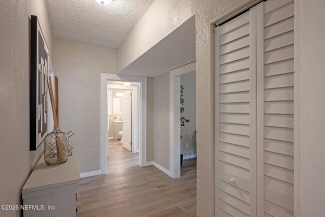 Building Photo - 325 Alder St