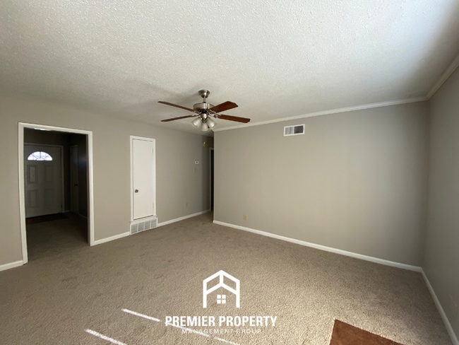 Building Photo - 6345 Martinwood Dr