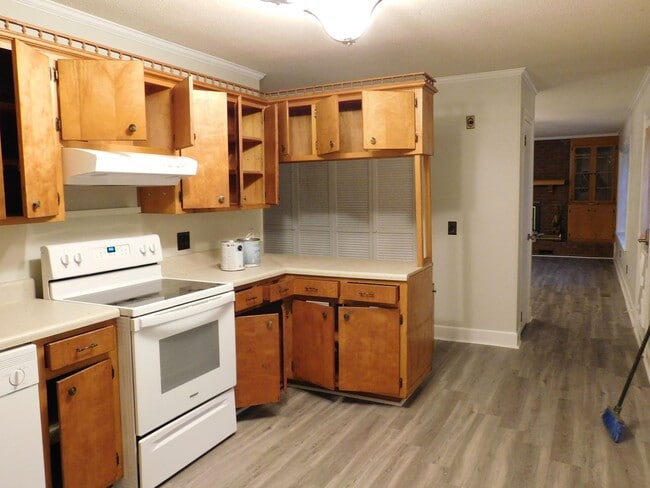 Building Photo - 150 Arrington Rd