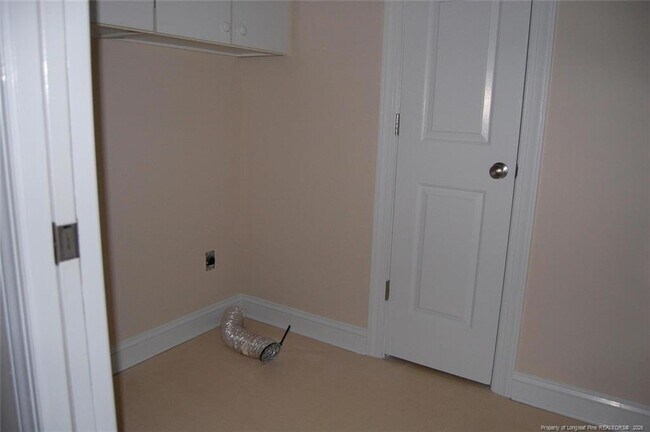 Building Photo - 1165 Greenbriar Dr